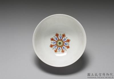 图片[2]-Bowl with landscape on a polychrome red ground in yangcai painted enamels, Qianlong reign (1736-1795), Qing dynasty-China Archive